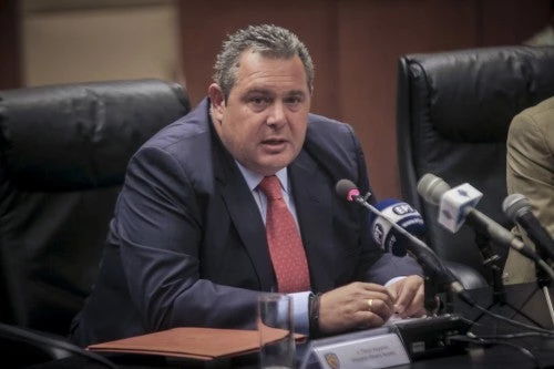 Με φόντο τον Πούτιν ο Καμμένος σε δελτίο ειδήσεων (εικόνα)